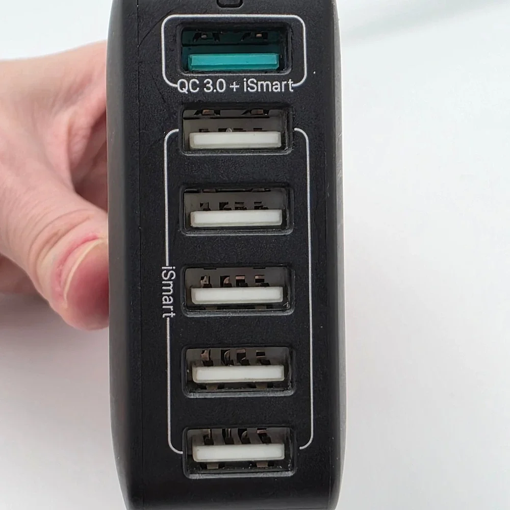 RAVPower USB Wall Charger 60W 6-Port Black Plastic QC 3.0 iSmart Desktop Hub
